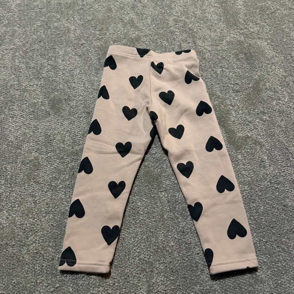Carter’s 4T‎ girls sweatpants with hearts great condition